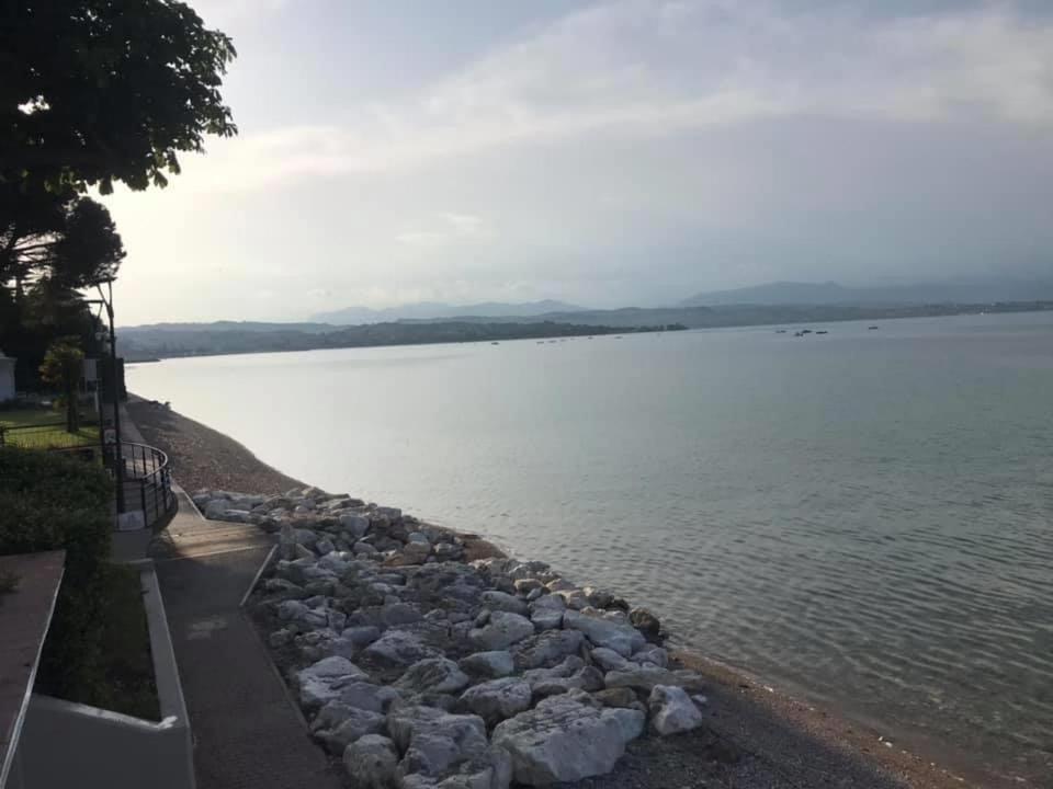Appartamento Casa Vacanze Spiaggia D'Oro Desenzano del Garda Exteriör bild