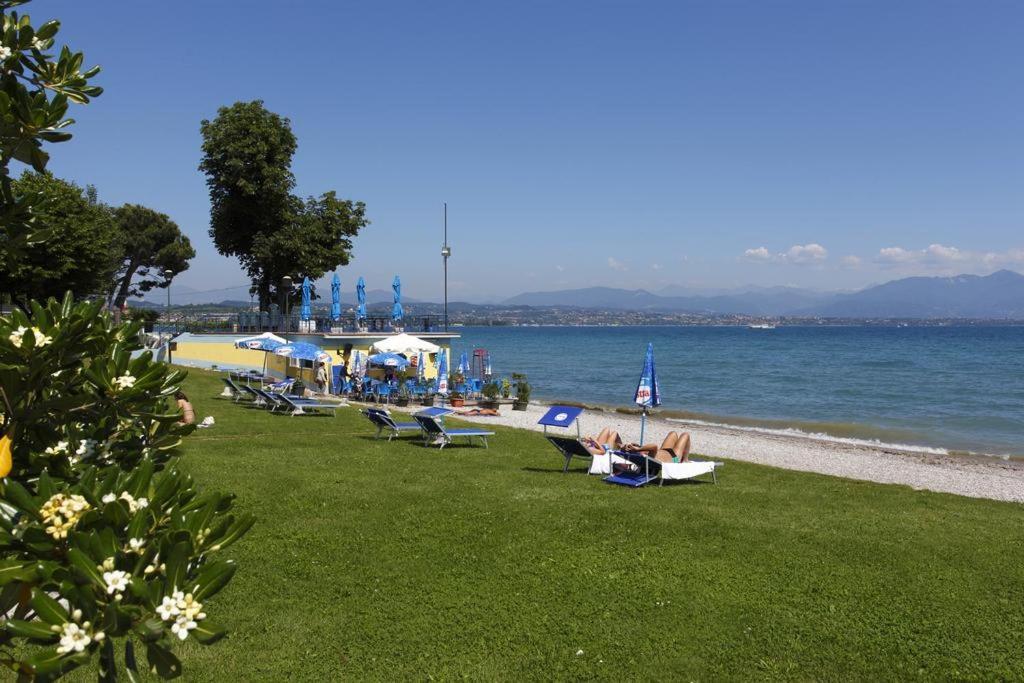 Appartamento Casa Vacanze Spiaggia D'Oro Desenzano del Garda Exteriör bild